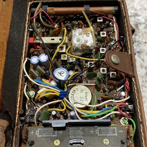 Vintage GE P975D Transistor Portable Radio General Electric AM FM Works Case - Picture 3 of 7